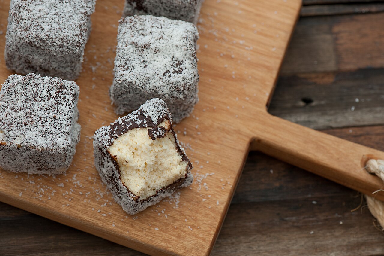 Commons: lamingtons Australia