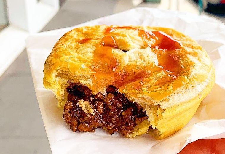 Commons: meat pie Australia