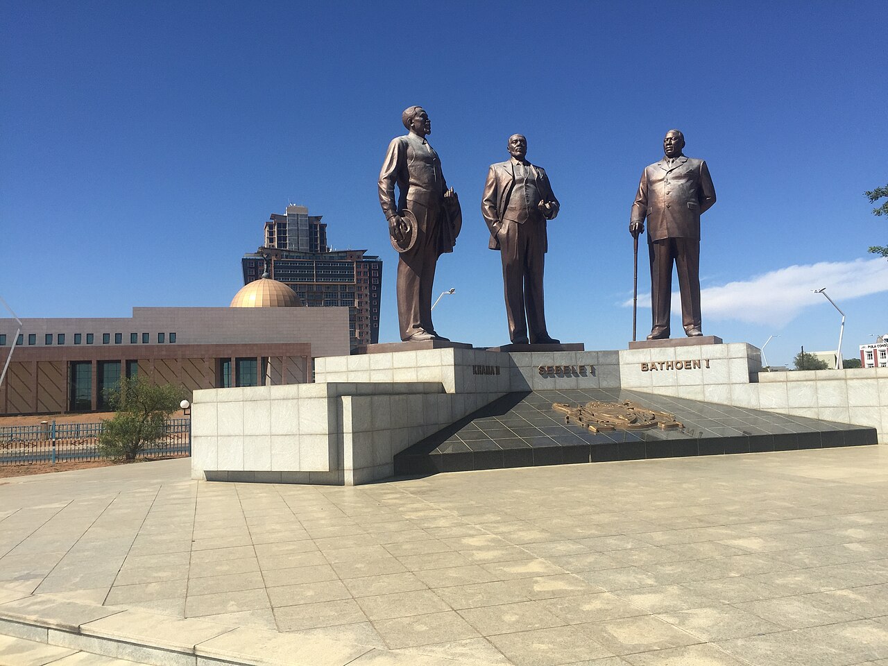 Commons: Three Dikgosi Monument