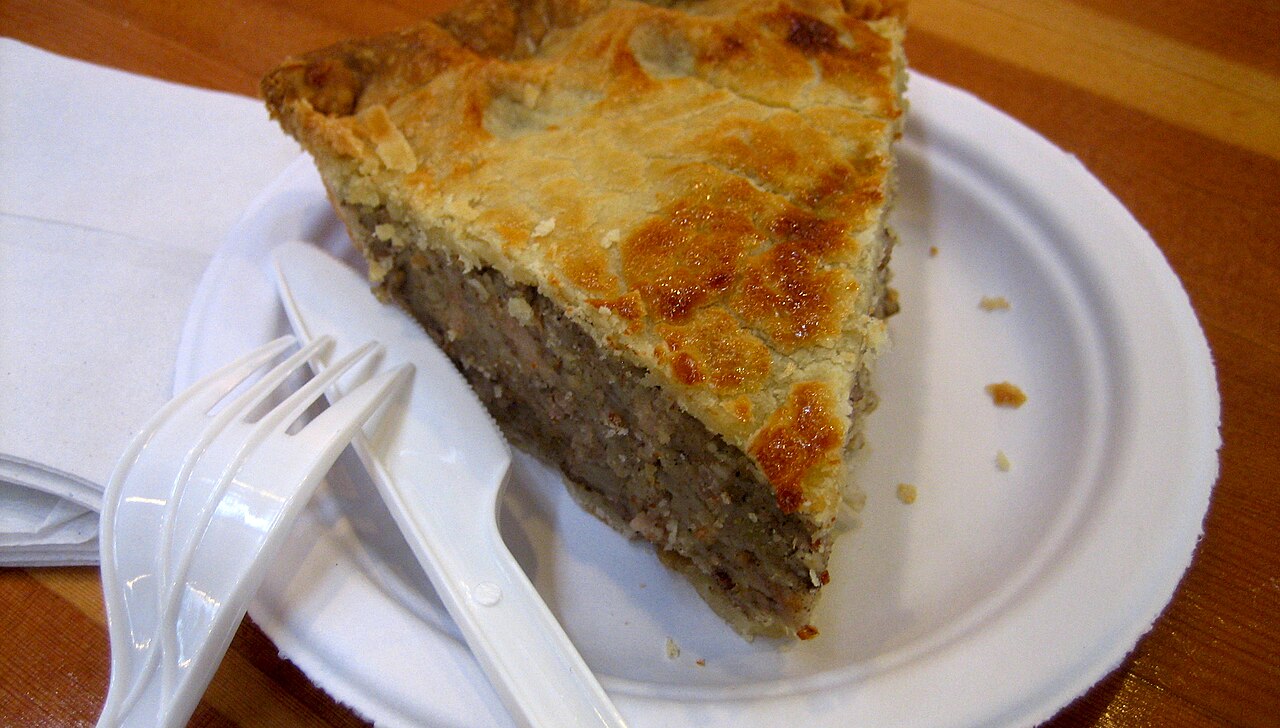 Commons: tourtiere meat pie