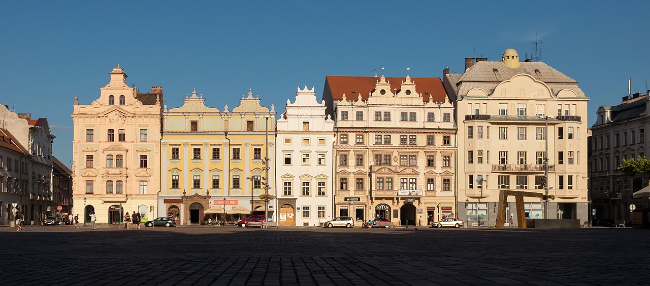 Commons: náměstí Republiky Plzeň