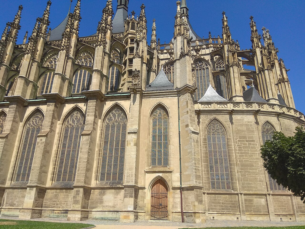 Commons: St Barbara's Church Czechia
