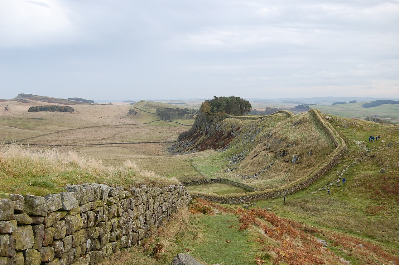 Commons: Hadrian's Wall at Housesteads