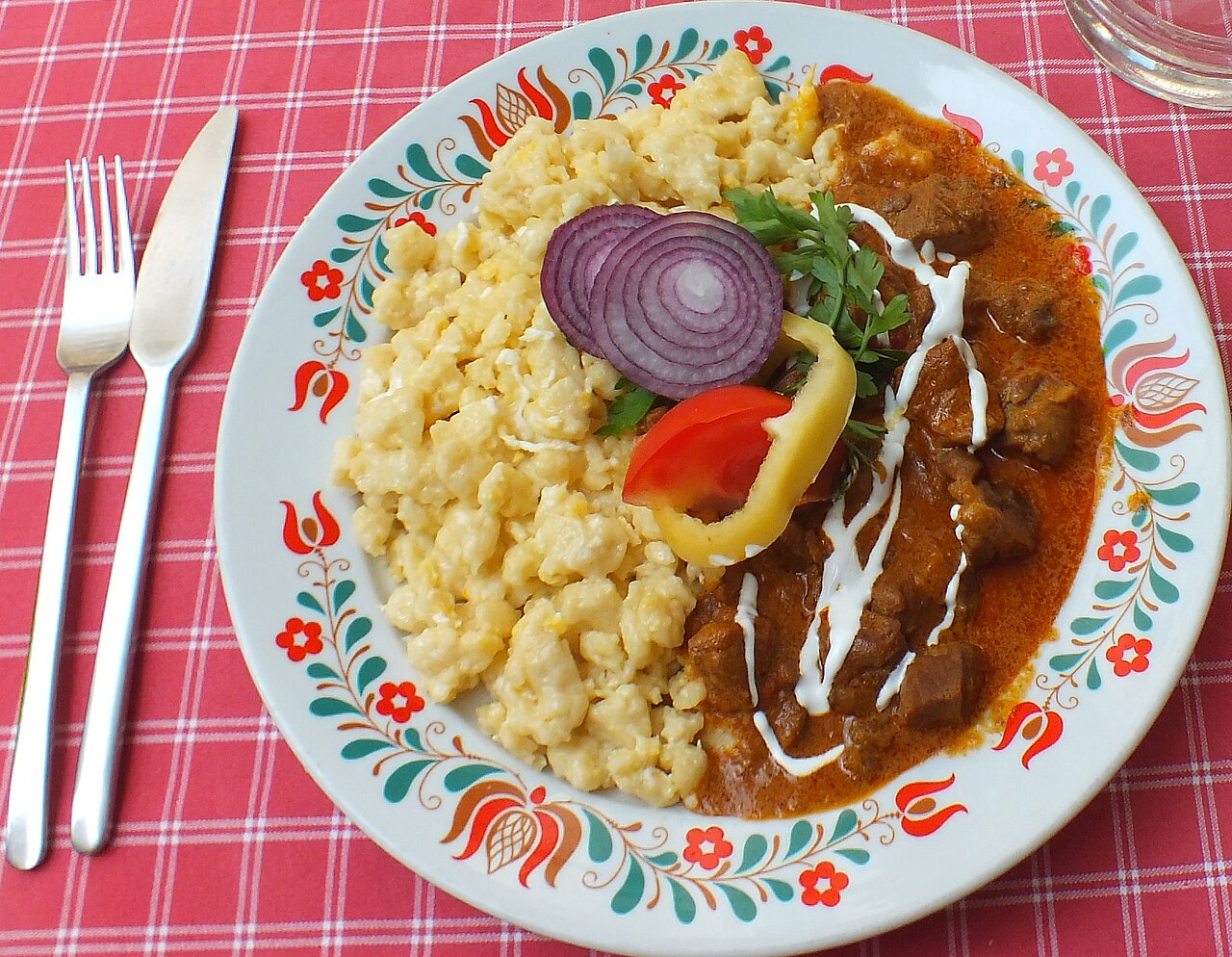 Commons: pörkölt