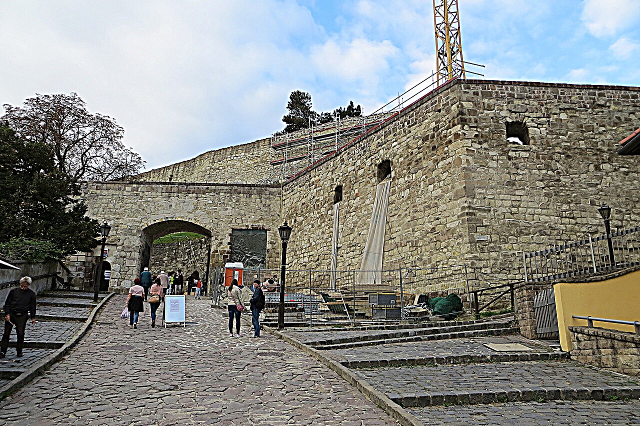 Commons: Egri vár
