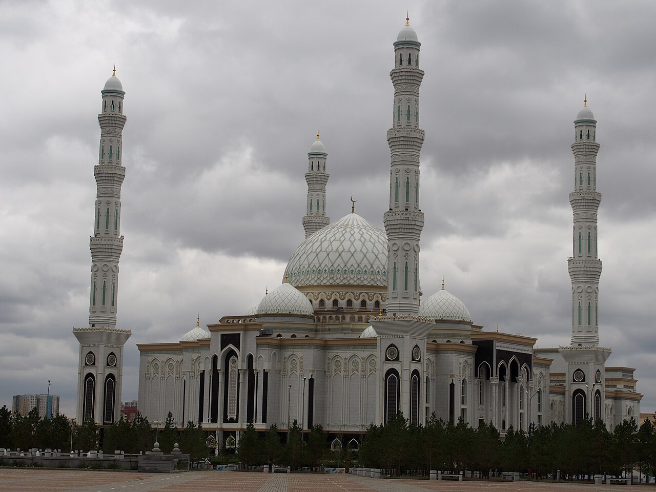 Commons: Hazrat Sultan Mosque
