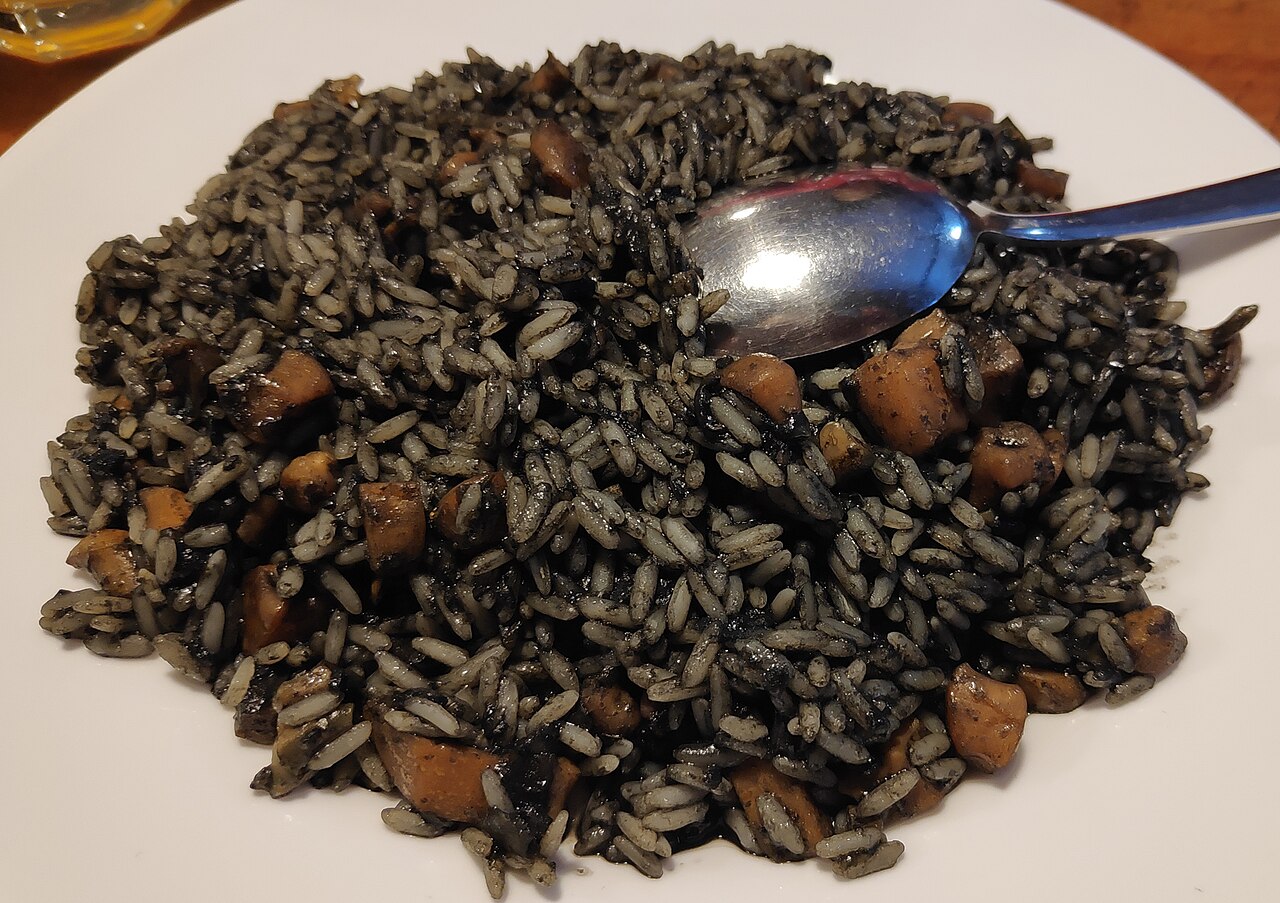 Commons: Black risotto