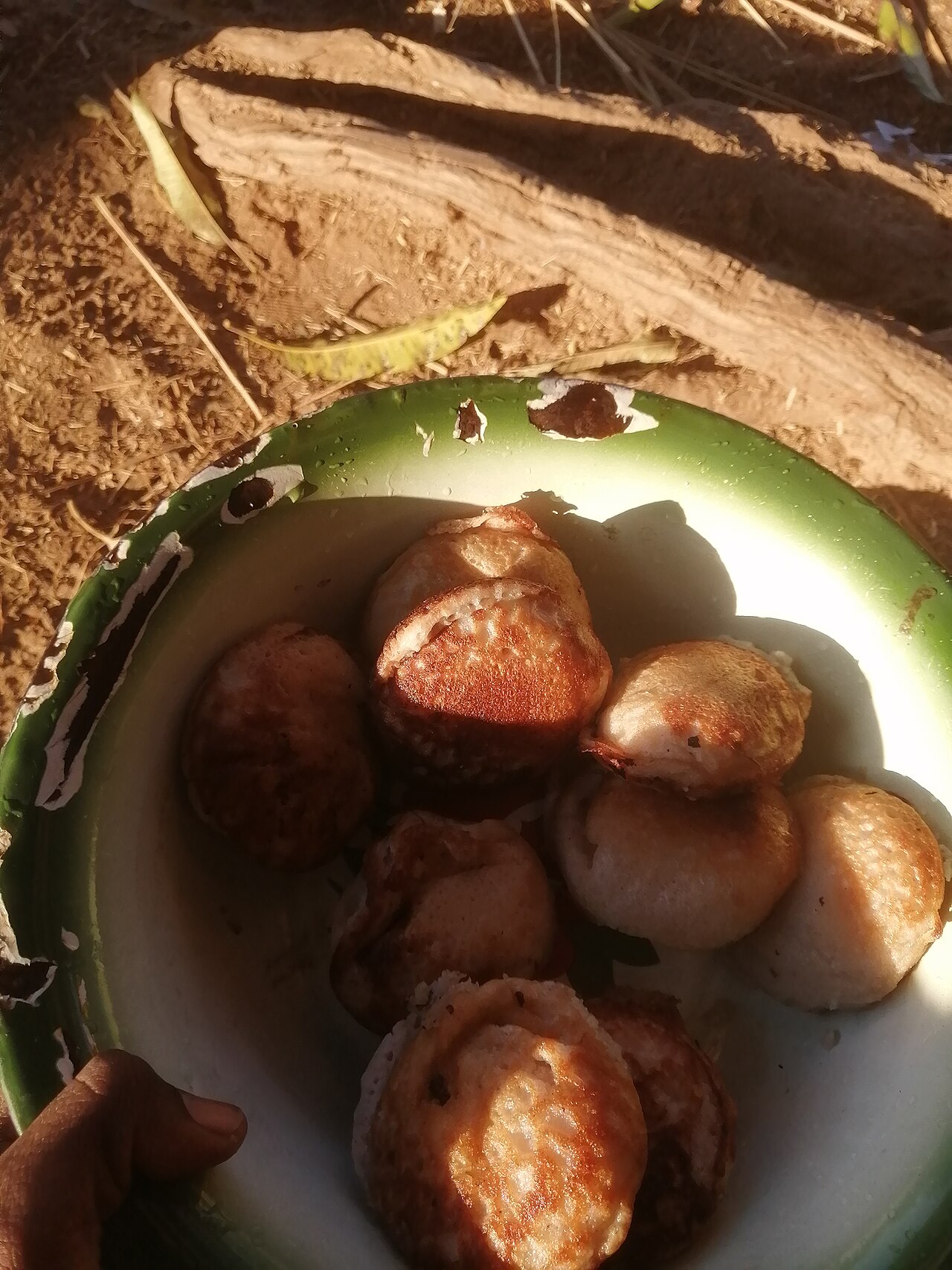 Commons: Mofo gasy