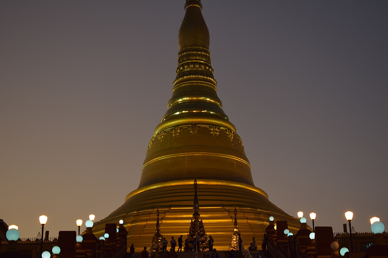 Commons: Uppatasanti Pagoda