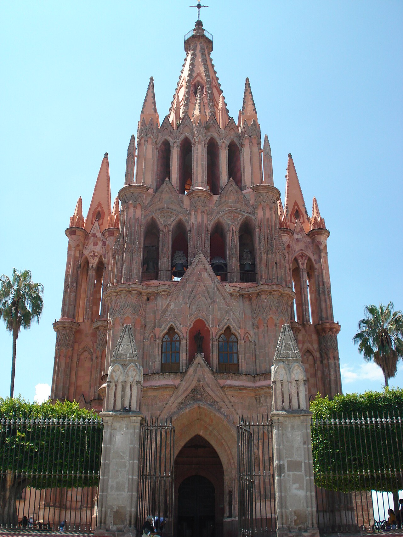 Commons: The Parroquia of San Miguel Arcángel