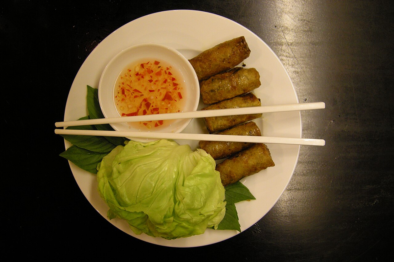 Commons: cha gio fried spring rolls