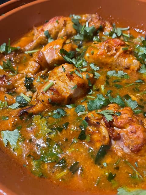 Chtitha djej (chicken in red sauce)