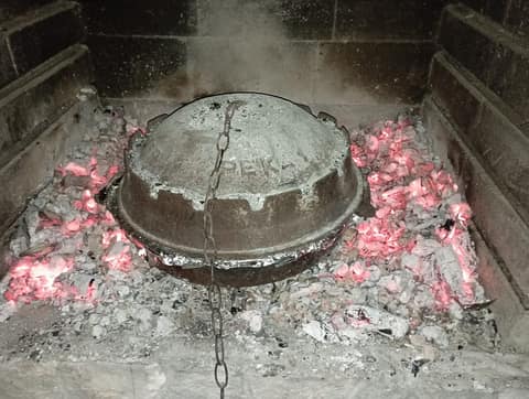 Peka (dishes cooked under the bell)