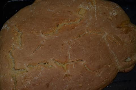 Chimodho (cornmeal bread)